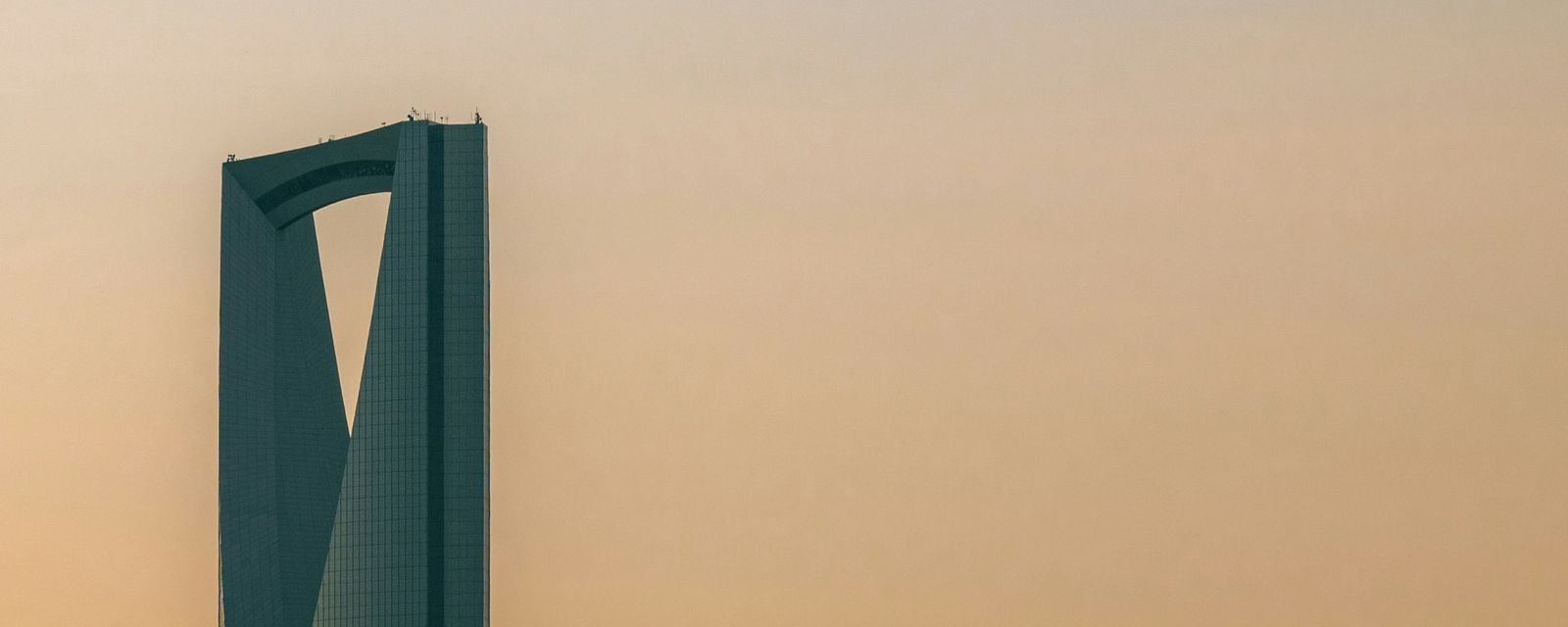 Kingdom Centre tower in Riyadh at dusk